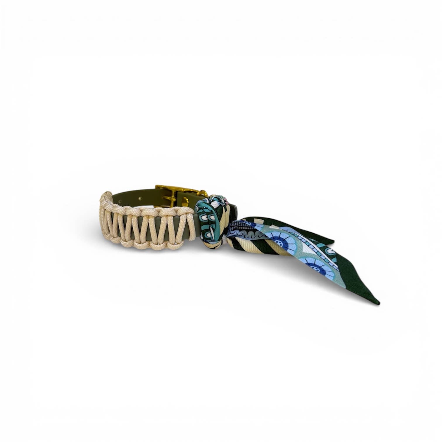 Collar Karel: S