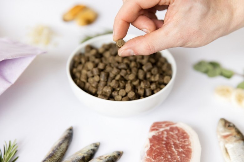 Puppy - wieprzowina Iberico i ryby morskie - półwilgotna karma dla szczeniąt 2,5kg