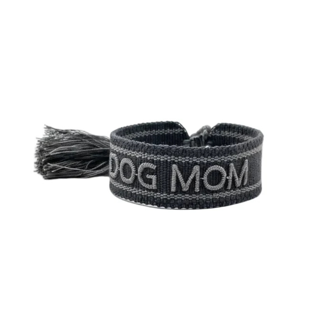 DOG MOM – tkana, haftowana bransoletka typu statement